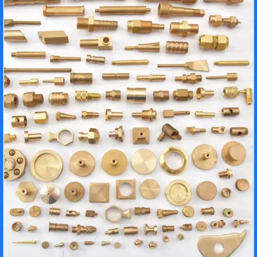 Клиенту была отправлена замена поврежденного аксессуара к заказанному товару.