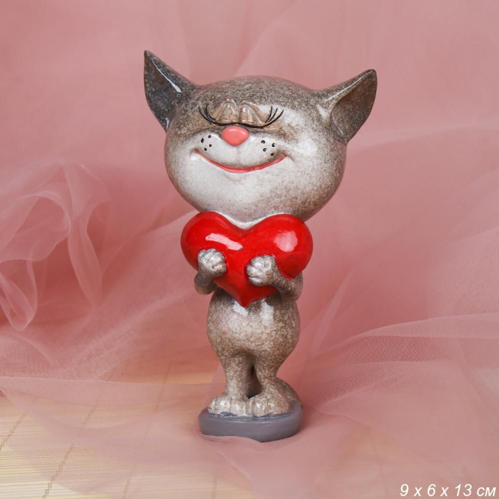 Статуэтка Кошка с сердцем, полистоун, 9 х 6 х 13 см