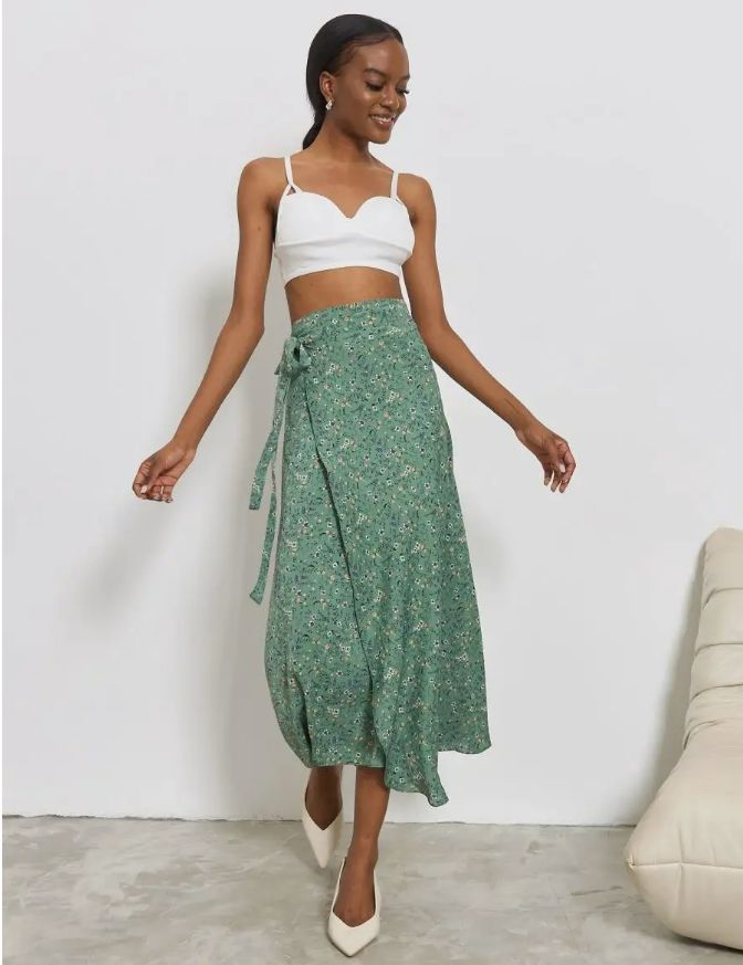 Onlayn porno tomosha qilish: uxlab yotgan va sikilgan Doberman qizni sikish video