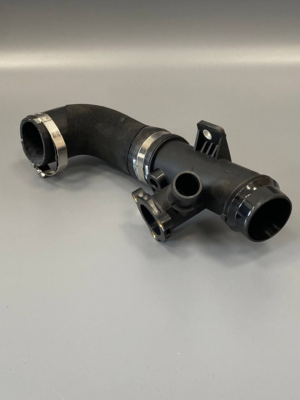 Патрубок интеркулера ВЫХОДНОЙ HAVAL JOLION 2021 АРТ