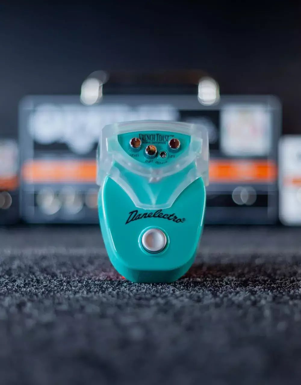 DANELECTRO DJ13 FRENCH TOAST OCTAVE DISTORTION PEDAL гитарная