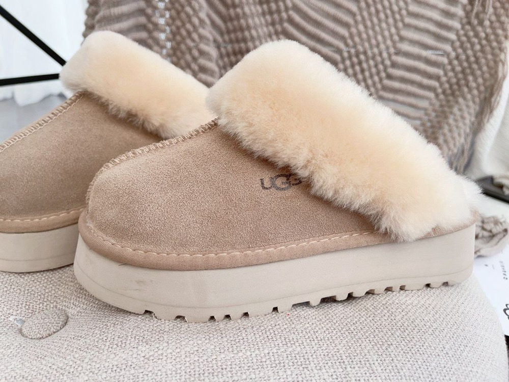 Комплект тапочки + плед UGG #1