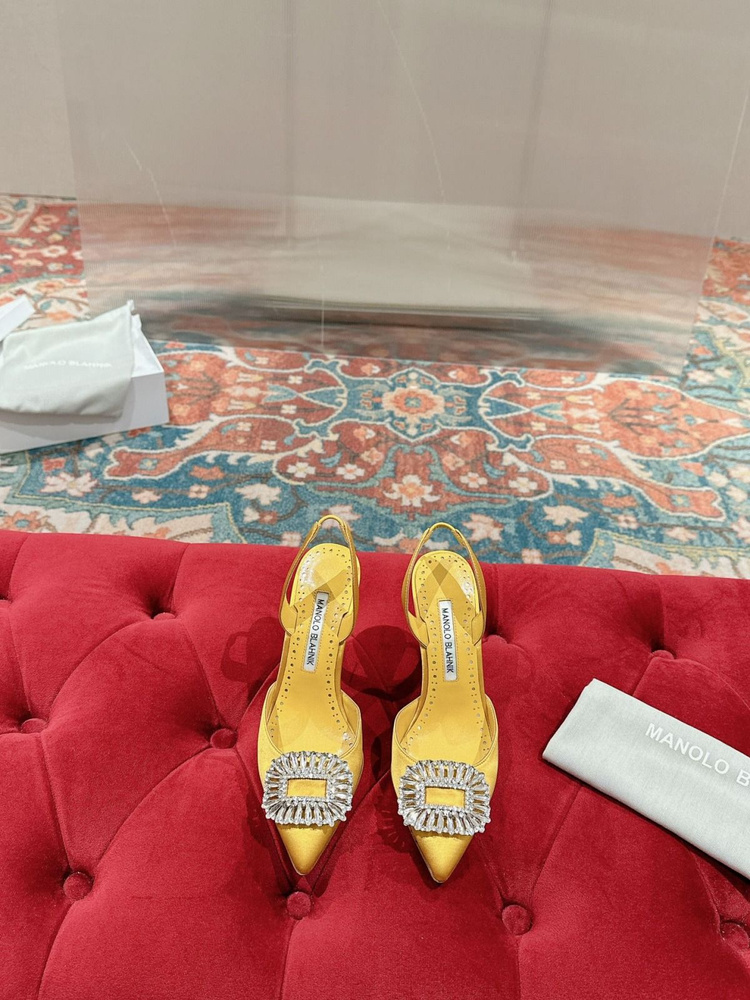 Босоножки MANOLO BLAHNIK Летняя коллекция 2026 года: женские туфли на высоком каблуке с пряжкой из кристаллов #1