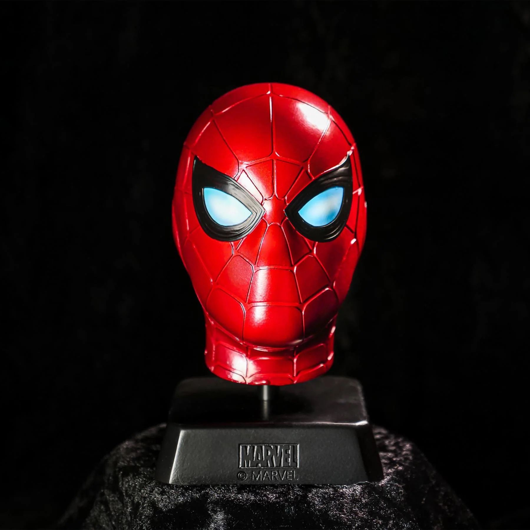 Маска Железного Паука от Hero Collector Eaglemoss Marvel Movie Museum