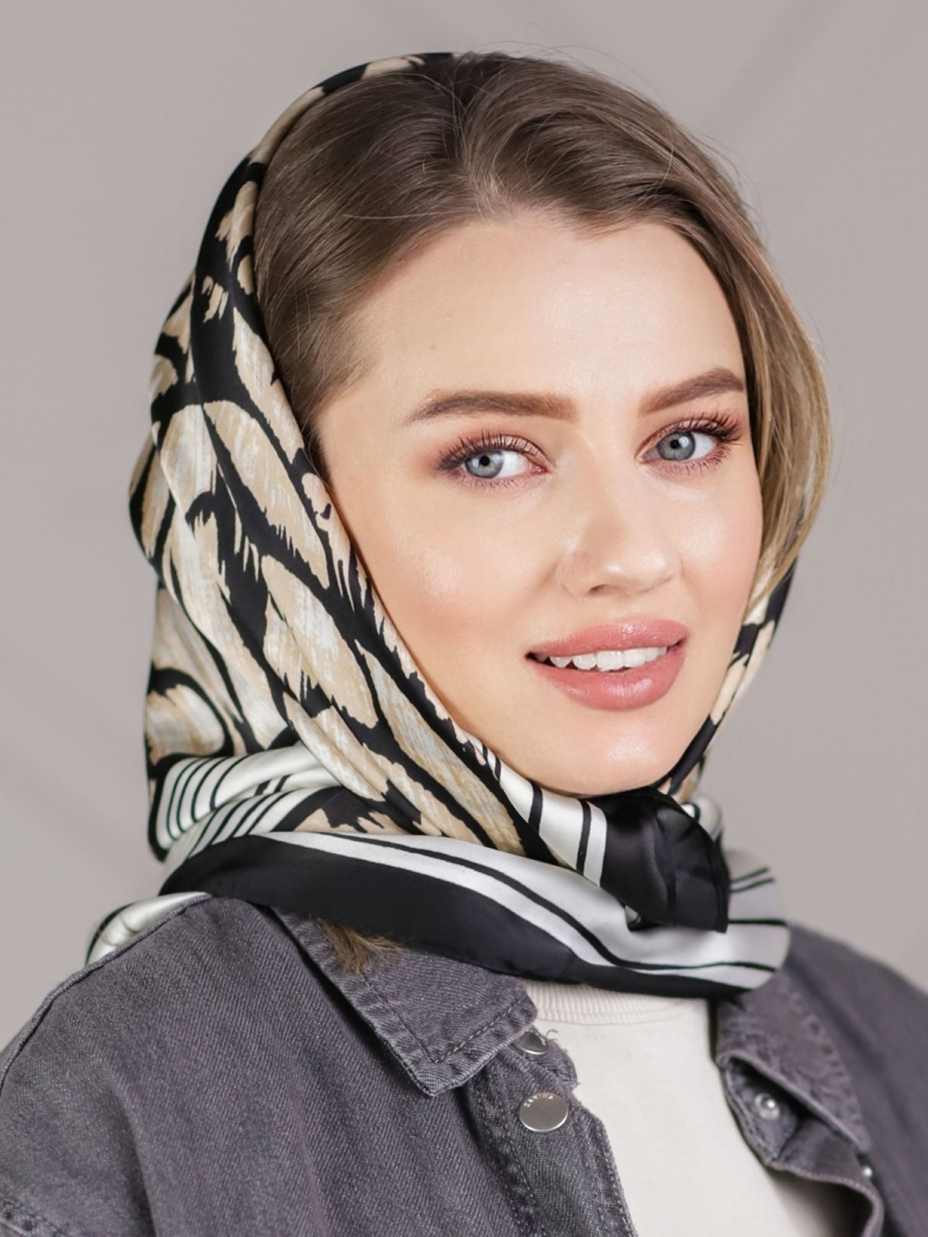 ПлатокVictoriaRicciшелковый