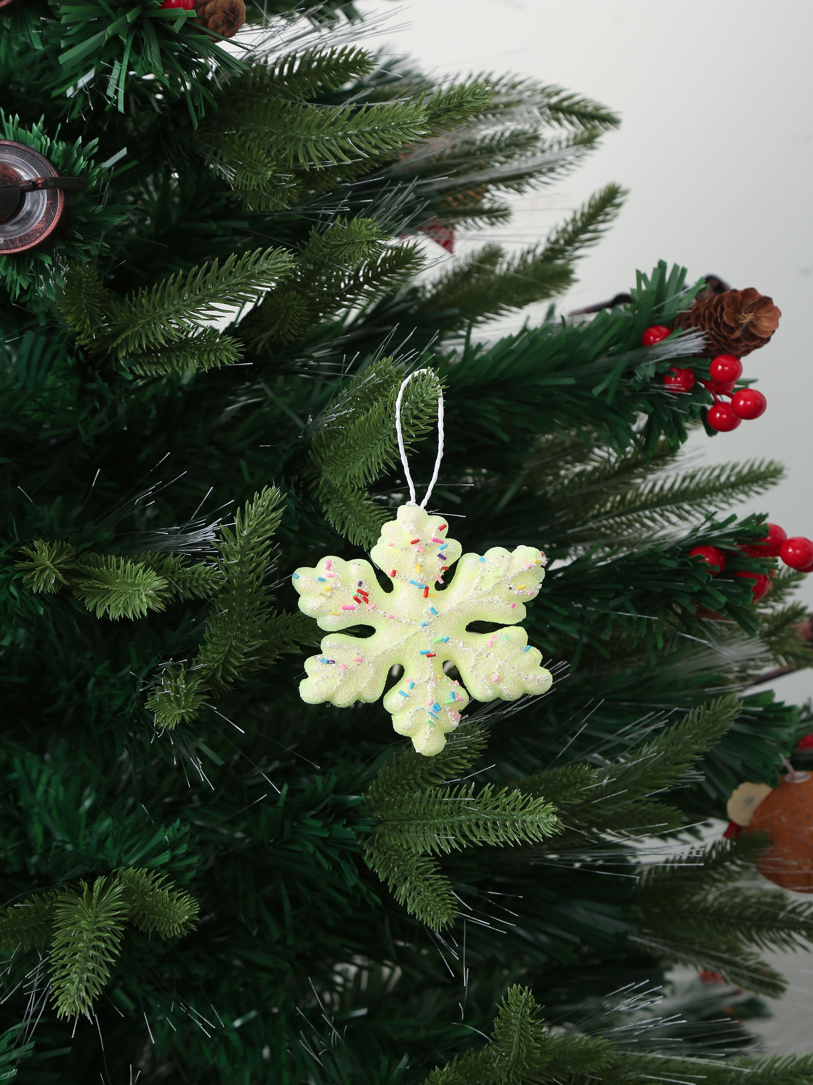 Набор новогодних игрушек Снежинки в уп/2 штук Жёлтый 10*10*2CM Китай