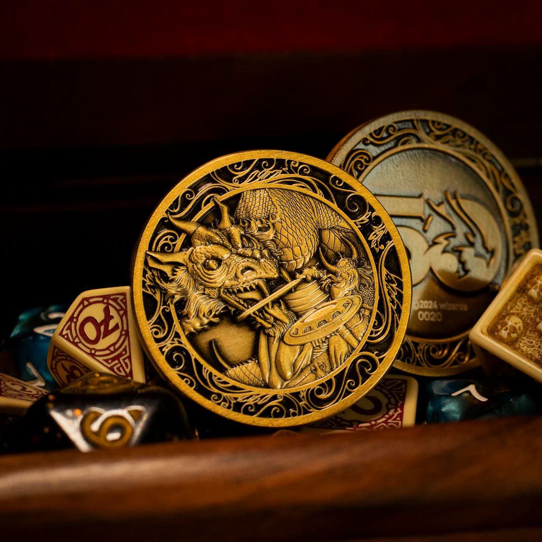 Подземелья и Драконы / Dungeons & Dragons Юбилейная золотая монета 50 лет