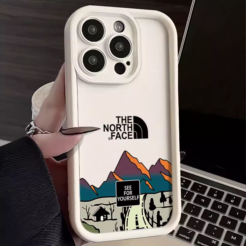 Чехол на Iphone 14 Pro Max / светло-кремовый The North face / С защитой камеры и усиленными углами  #1