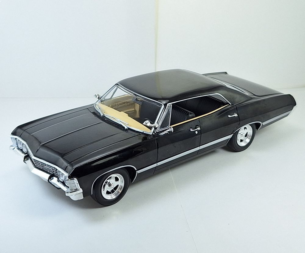 Коллекционная модель автомобиля Greenlight CHEVROLET Impala Sport Sedan ...