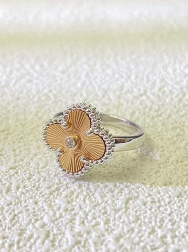 Van Cleef & Arpels Кольцо #1