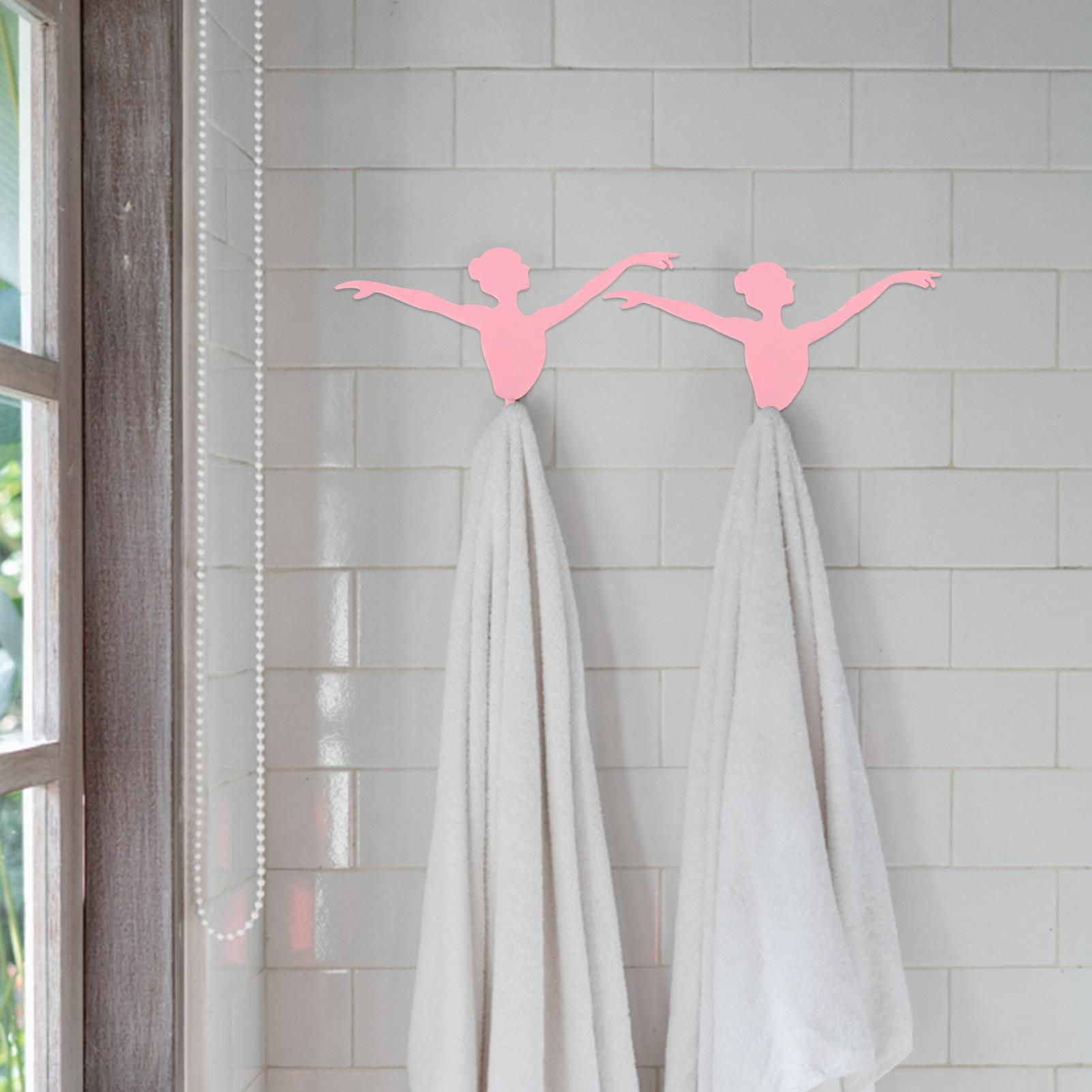 Вешалки в виде конфет из теста