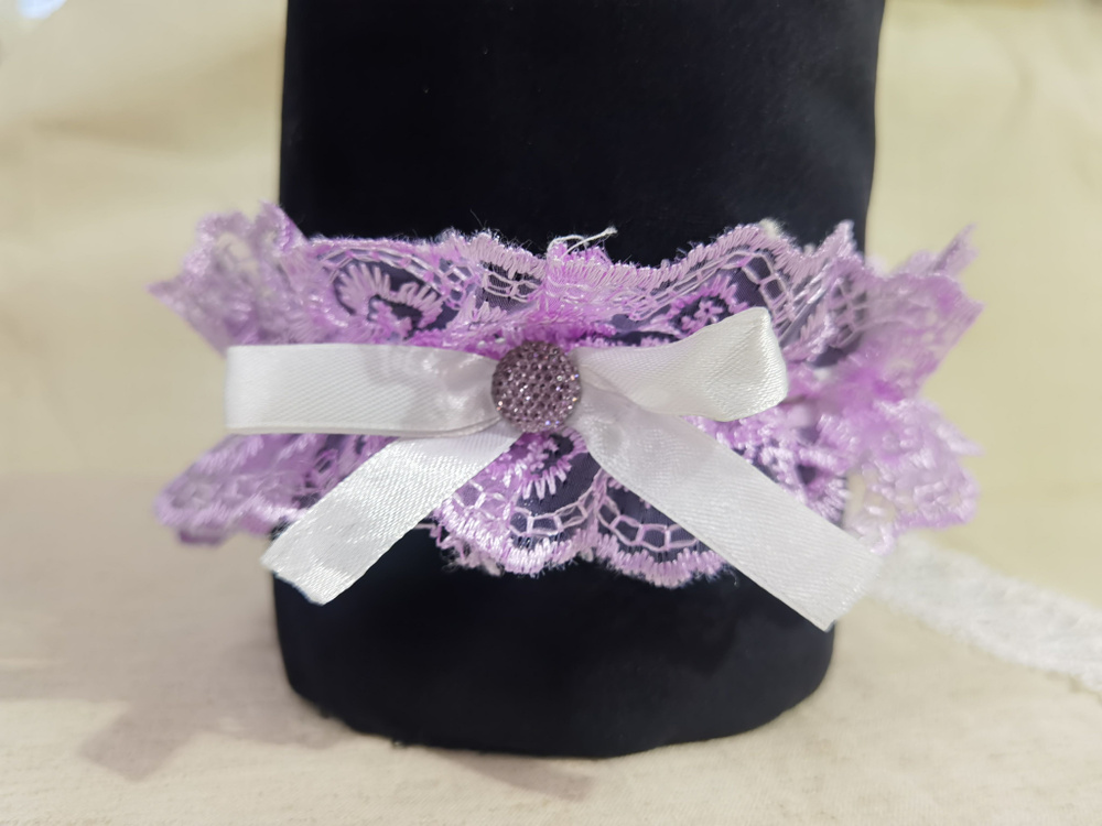 Подвязка для невесты кружевная в сиреневом цвете. #1
