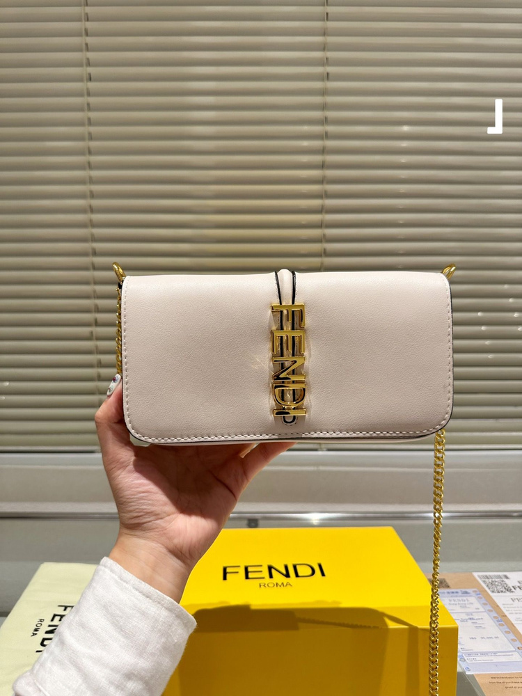 Fendi Сумка на плечо #1