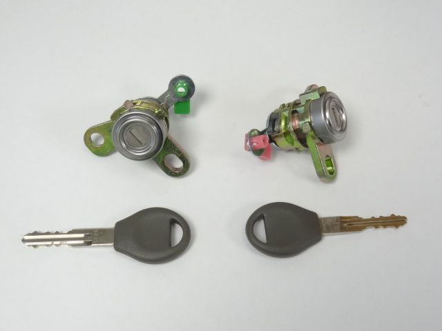 Личинка замка двери (замок) для Nissan Cefiro 1998-2003 г. в