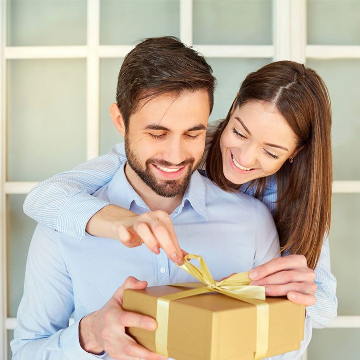 Как подарить совместную долю. Определение долей в праве общей долевой собственности. Сделки с родственниками. Правила дарения подарков для детей. Виды подарков.