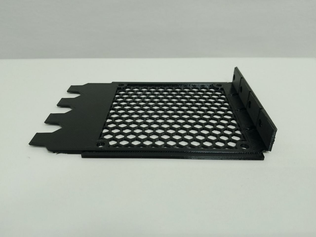 Держательвентилятора80ммвкорпусПК4слотаPCI