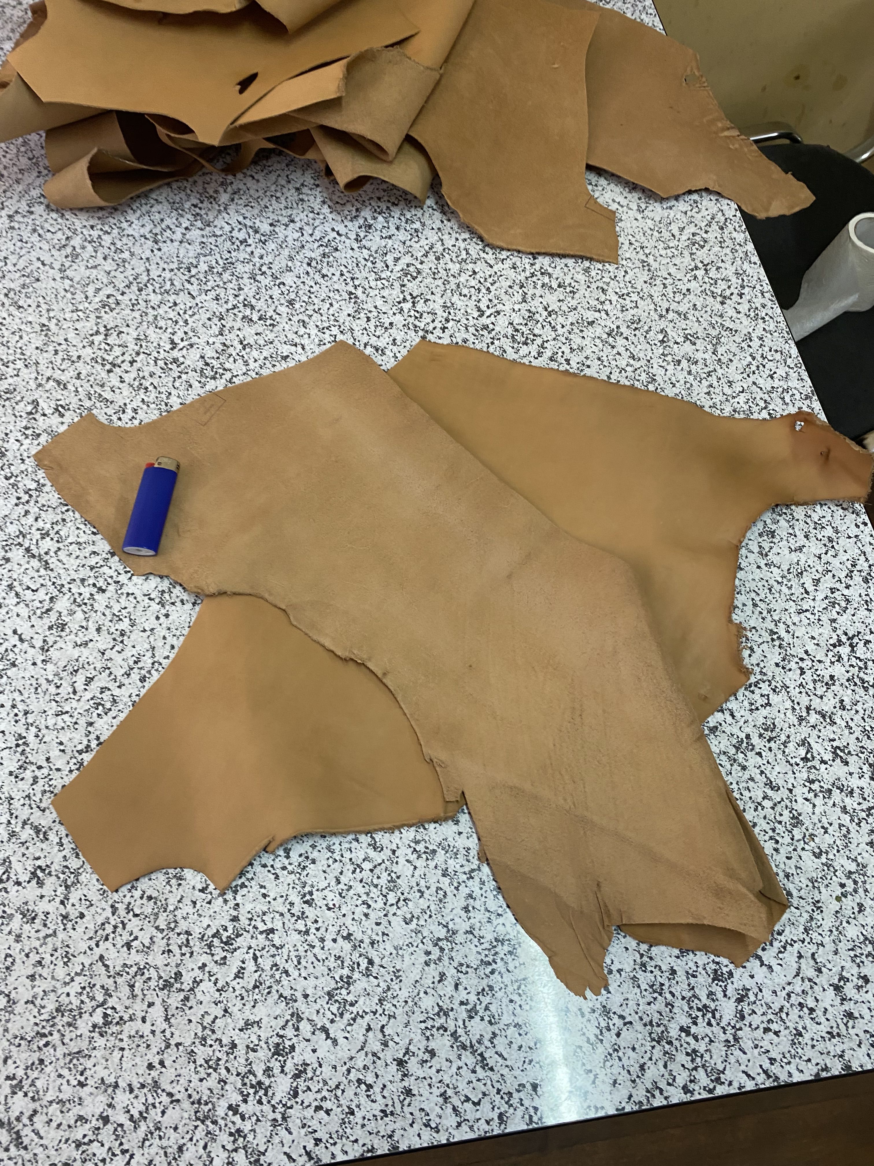 Кожакоровья(Обрезки1кг)Бежевая,телесногоцвета