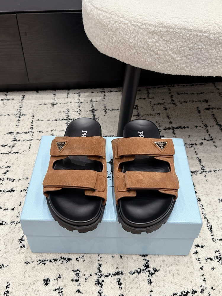 Тапочки Prada #1