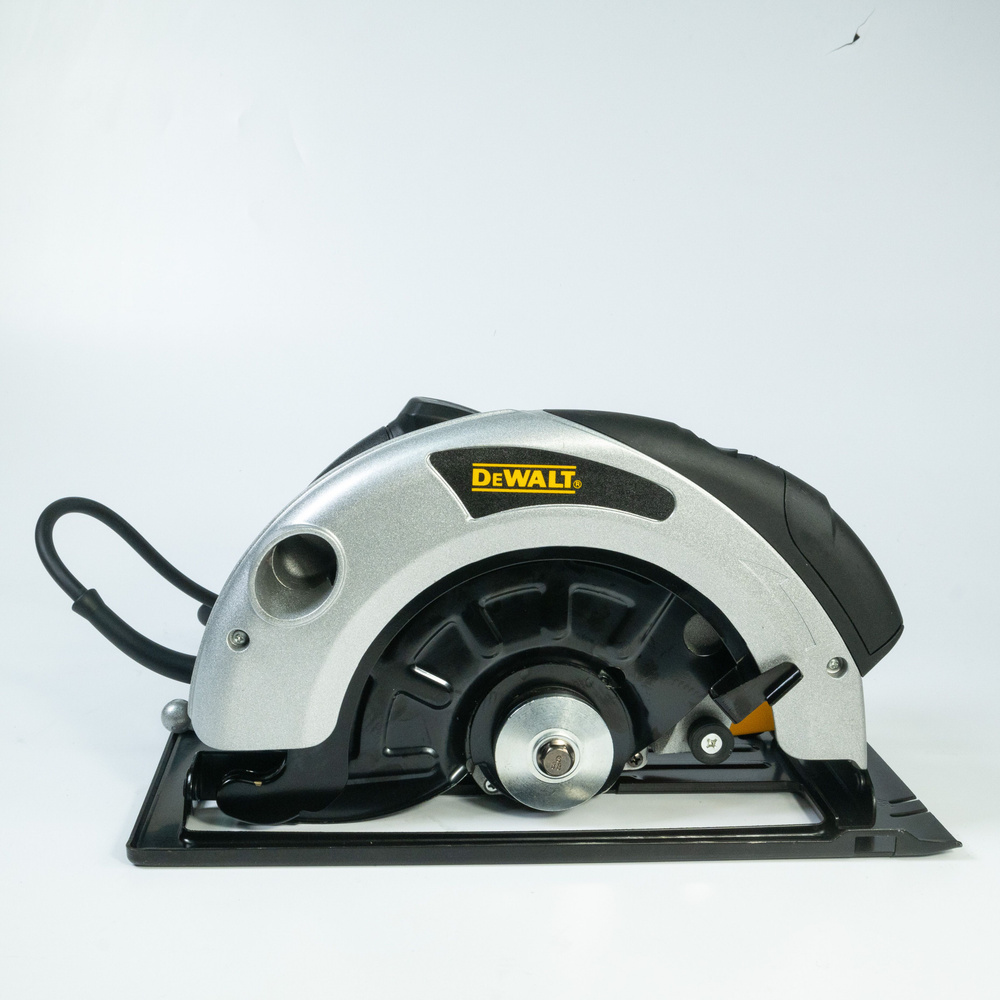 Циркулярная пила Dewalt 235MM с лазером 902 - купить в интернет ...