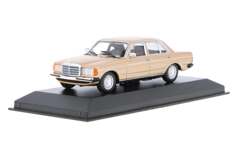 Модель автомобиля Minichamps - Mercedes-Benz 230E (W123) 1982
