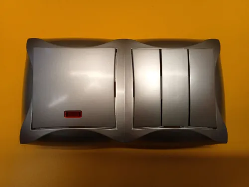 Выключатель 1-клавишный с подсветкой +трехклавишный + рамка 2 поста ДУЭТ Schneider Electric серебрис