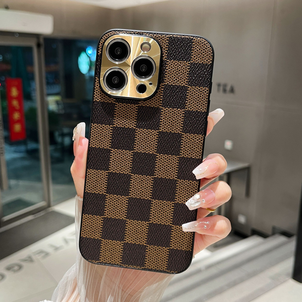 LV Louis Vuitton искусственная кожа и TPU и чехол с камерами из цинкового  сплава для телефонов Apple iPhone 11, 12, 13, 14 и 15 серий - купить с  доставкой по выгодным ценам в интернет-магазине OZON (1465422291)