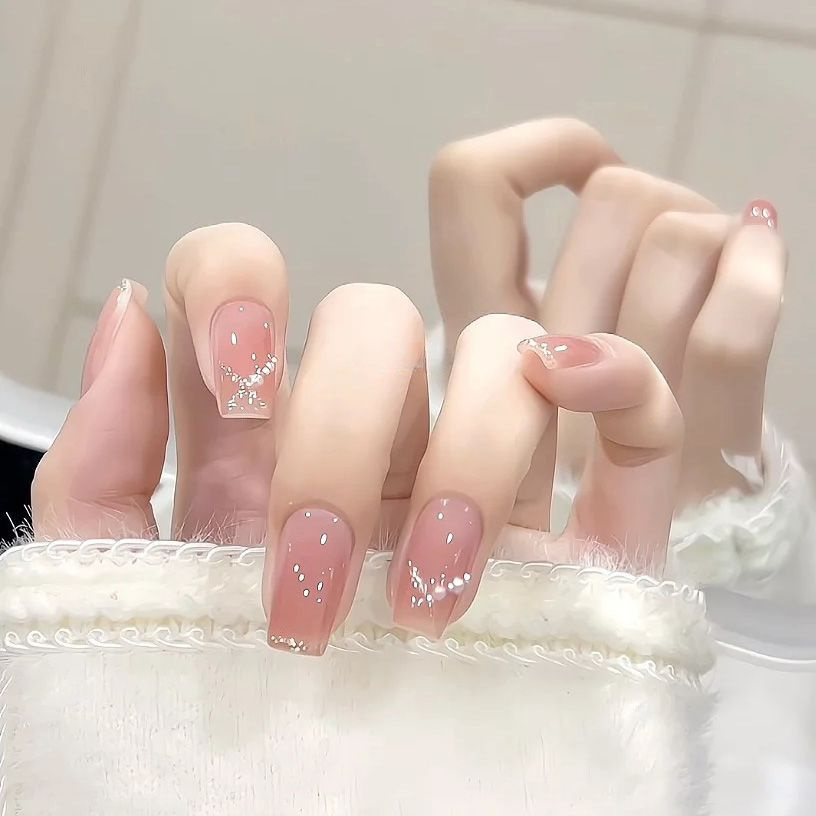 Мраморный маникюр, осваиваем стильный nail art у себя дома.