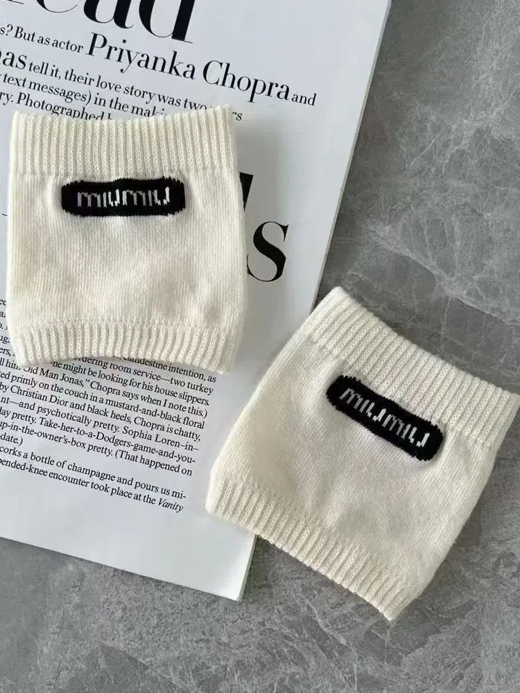 Носки Miu Miu женские, 1 пара #1