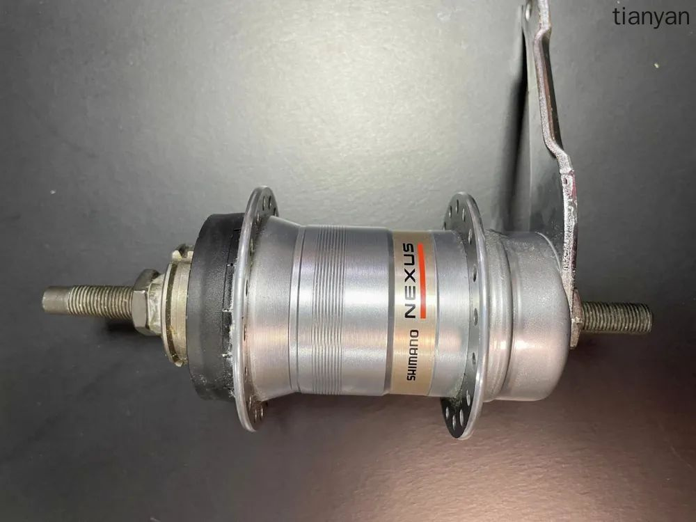 Achetez des Roues Arrière 28 Pouces Shimano Nexus 3 chez HBS