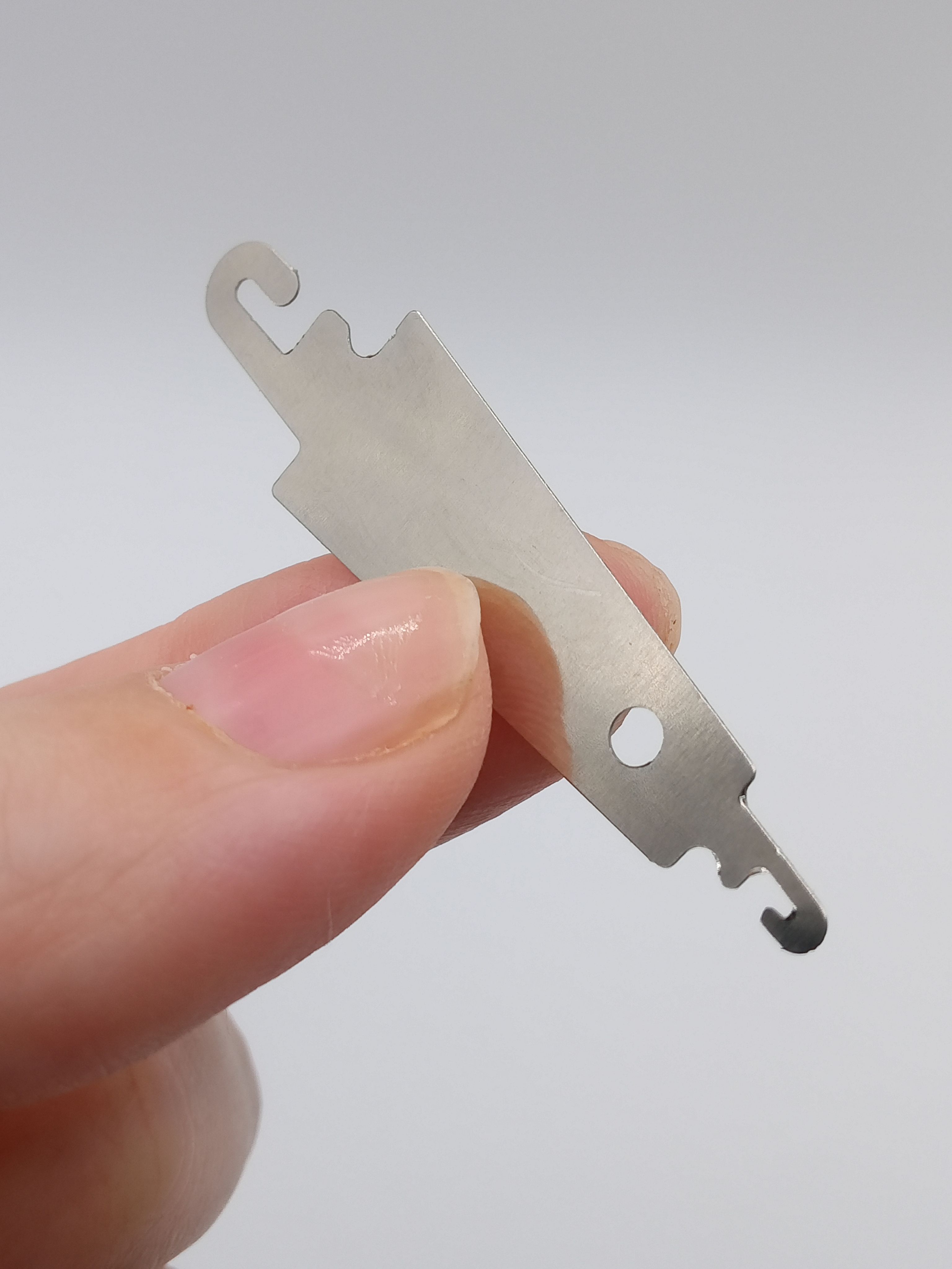 Нитковдевательскрючком