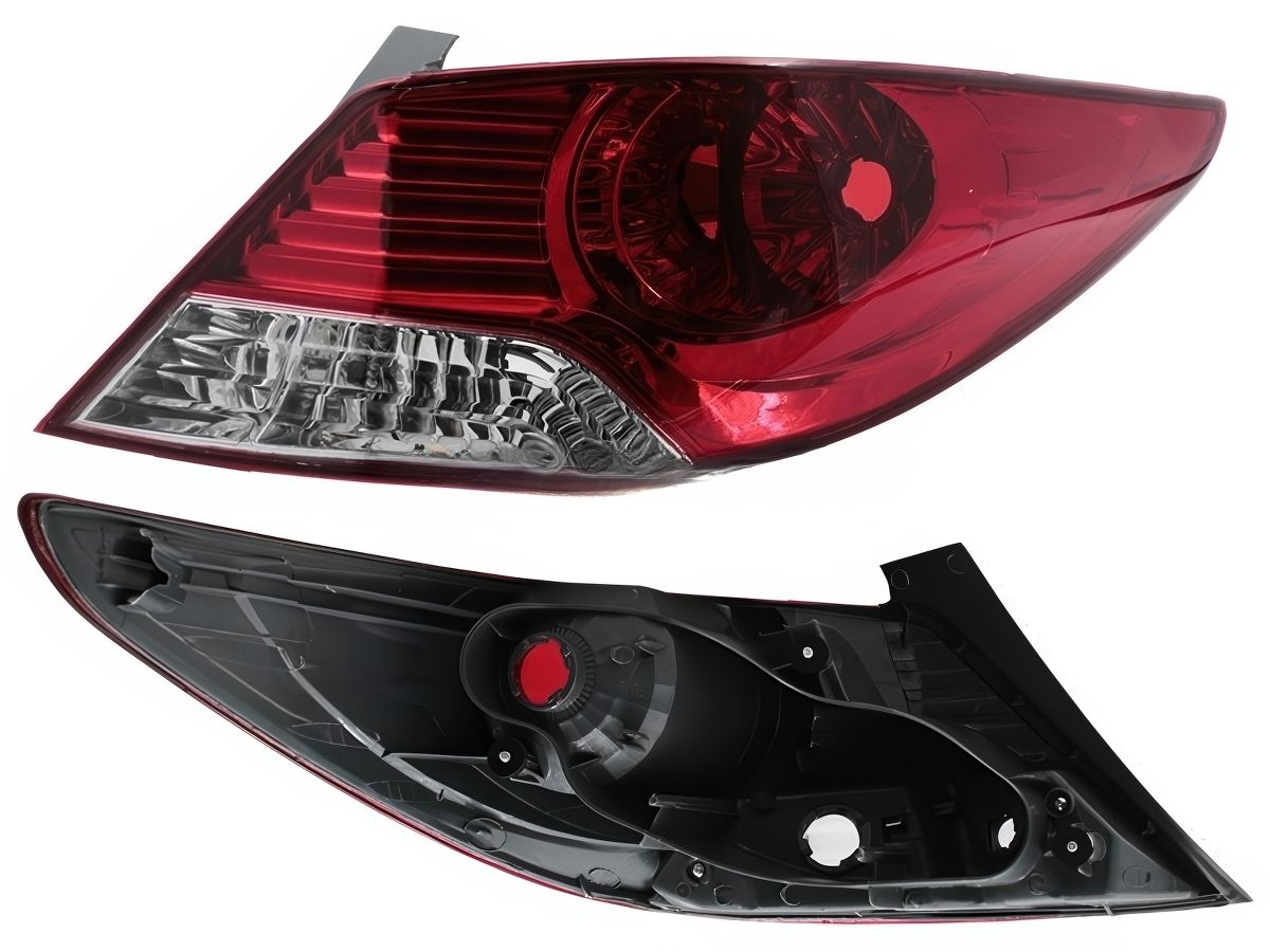 Фонарь задний Hyundai Solaris 10-14 / Accent 11-17 (Справа/ 4D SED) (уценка на 10%)