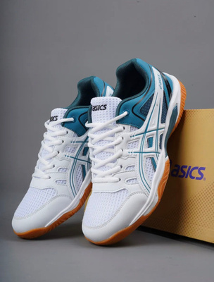 Керемет сәби ваннада анальді секс үшін клизма жасайды (онлайн порно)