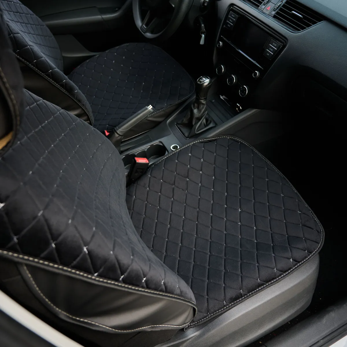 Выполнены из высококачественных материалов, которые гарантируют долговечность и комфорт при использовании.