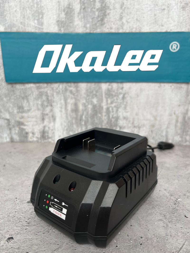 Зарядноеустройство18-24В,4.0А/ч