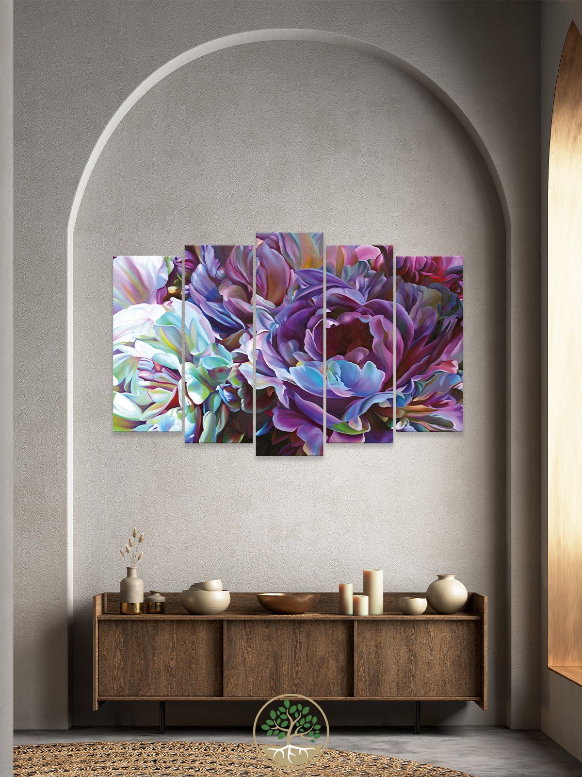 Модульная картина в интерьере гостиной над диваном