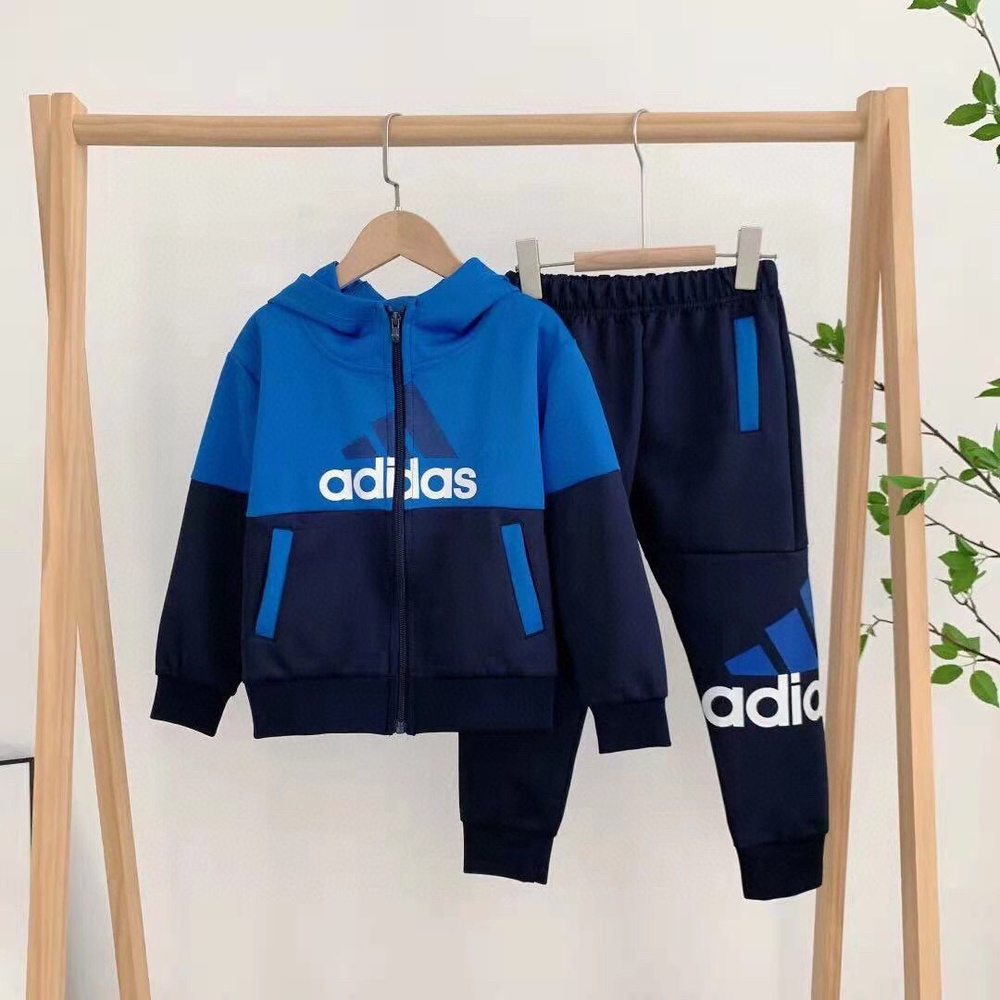 Костюм спортивный adidas #1