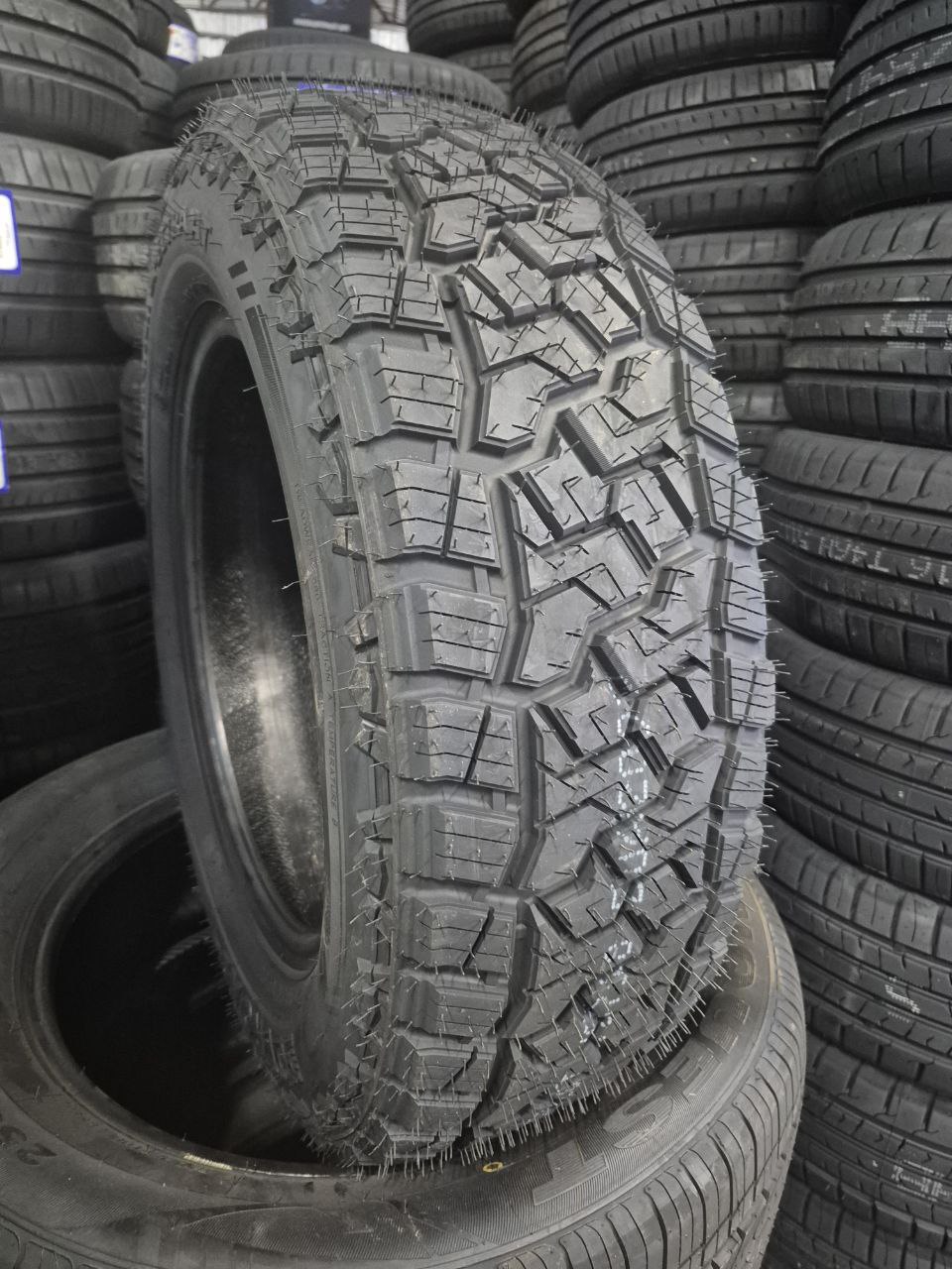 dovroadRANCHSPECTRAA/TШинывсесезонные215/65R1698T
