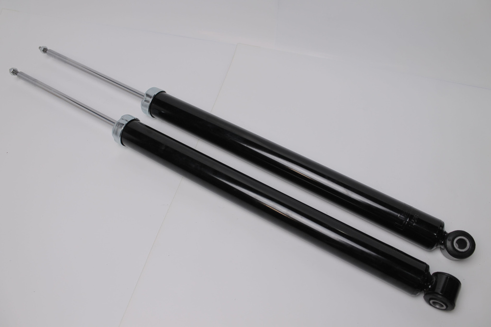 Комплект газомасляных задних амортизаторов FORD Focus 2, C-Max, MAZDA 3 ...