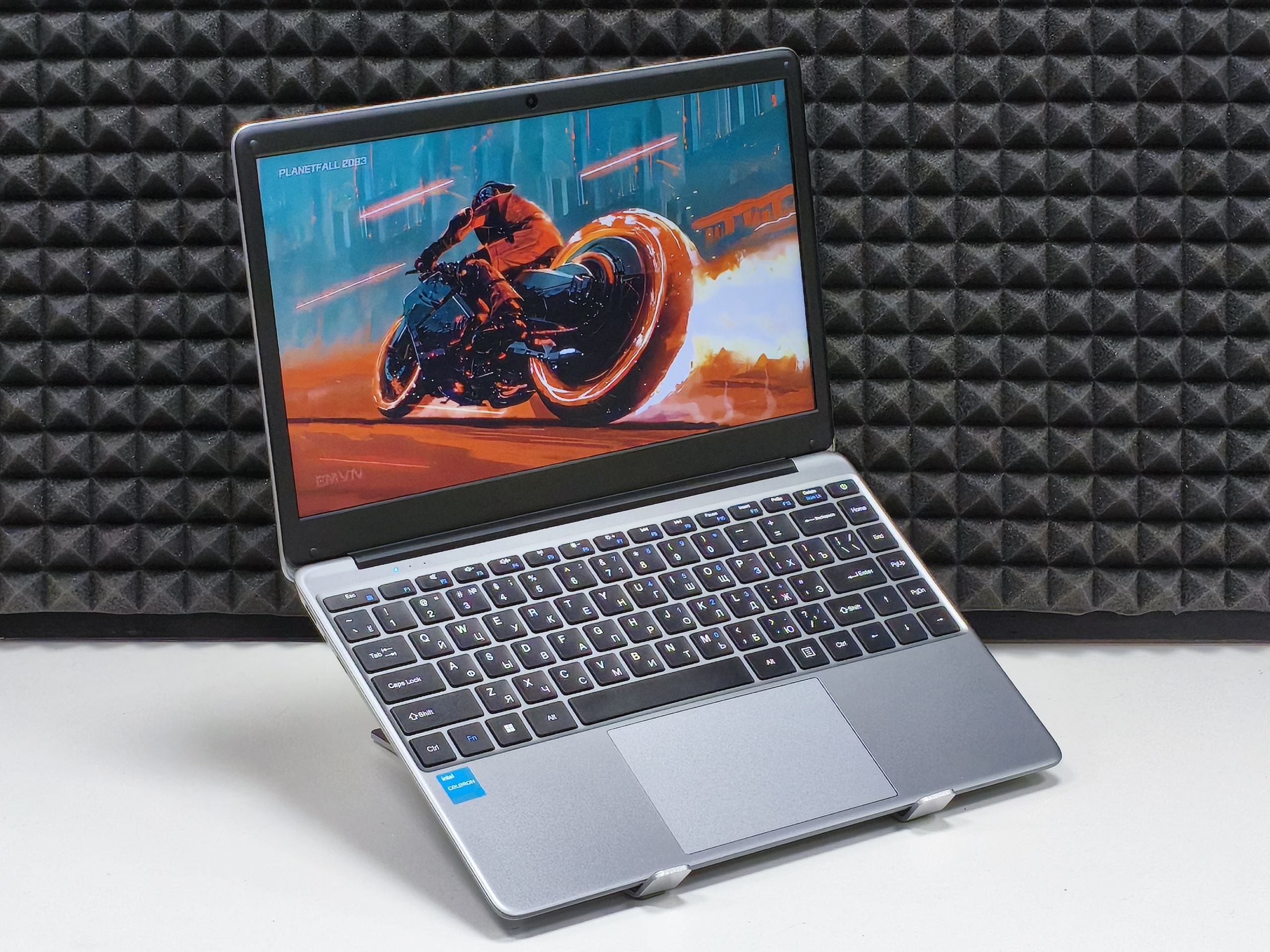 The $450 Chuwi UniBook proves that cheap hardware remains a compromise