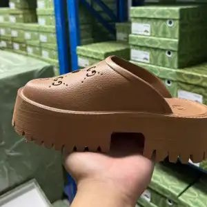Тапочки Gucci #1