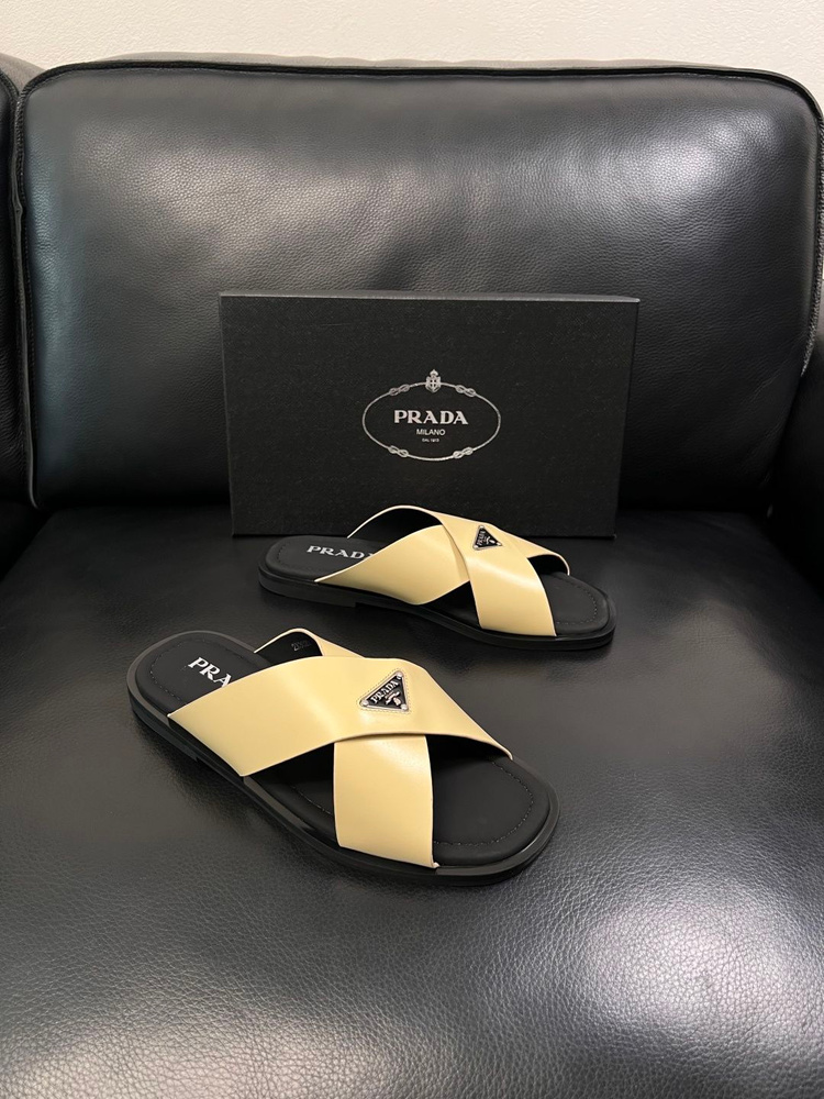 Тапочки Prada #1