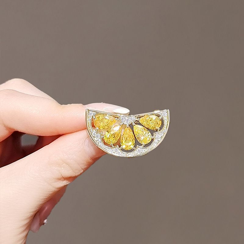 Брошь #1