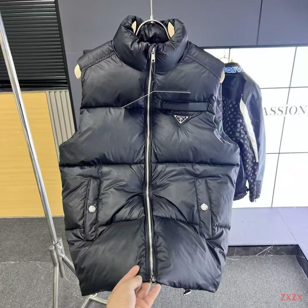 Пуховик Prada #1