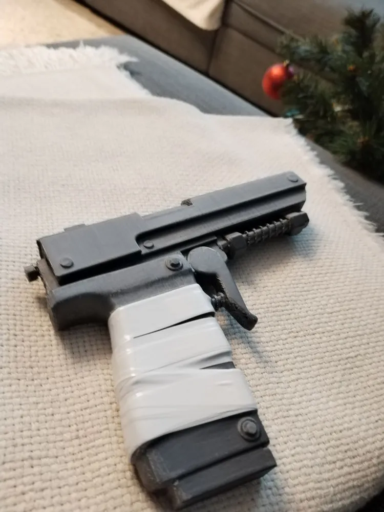 Полуавтоматический пистолет (Пэшка), классический, 20см