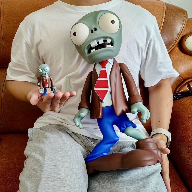 Plants vs Zombies лицензионный очень большой зомби высотой 43 см (светится при ударе)
