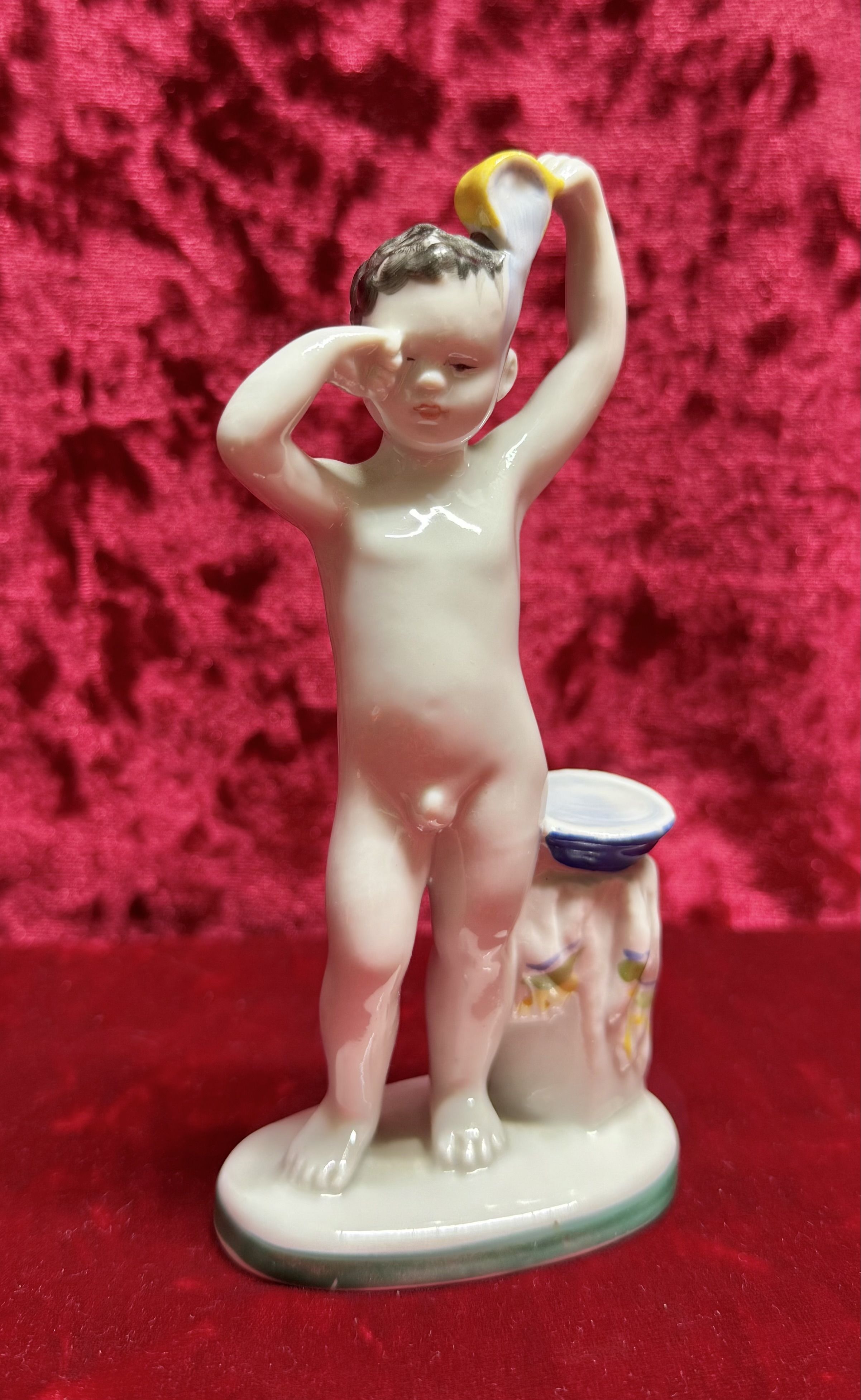 ФарфороваяСтатуэткаСССР-Утро.Умывающийсямальчик.1960г.