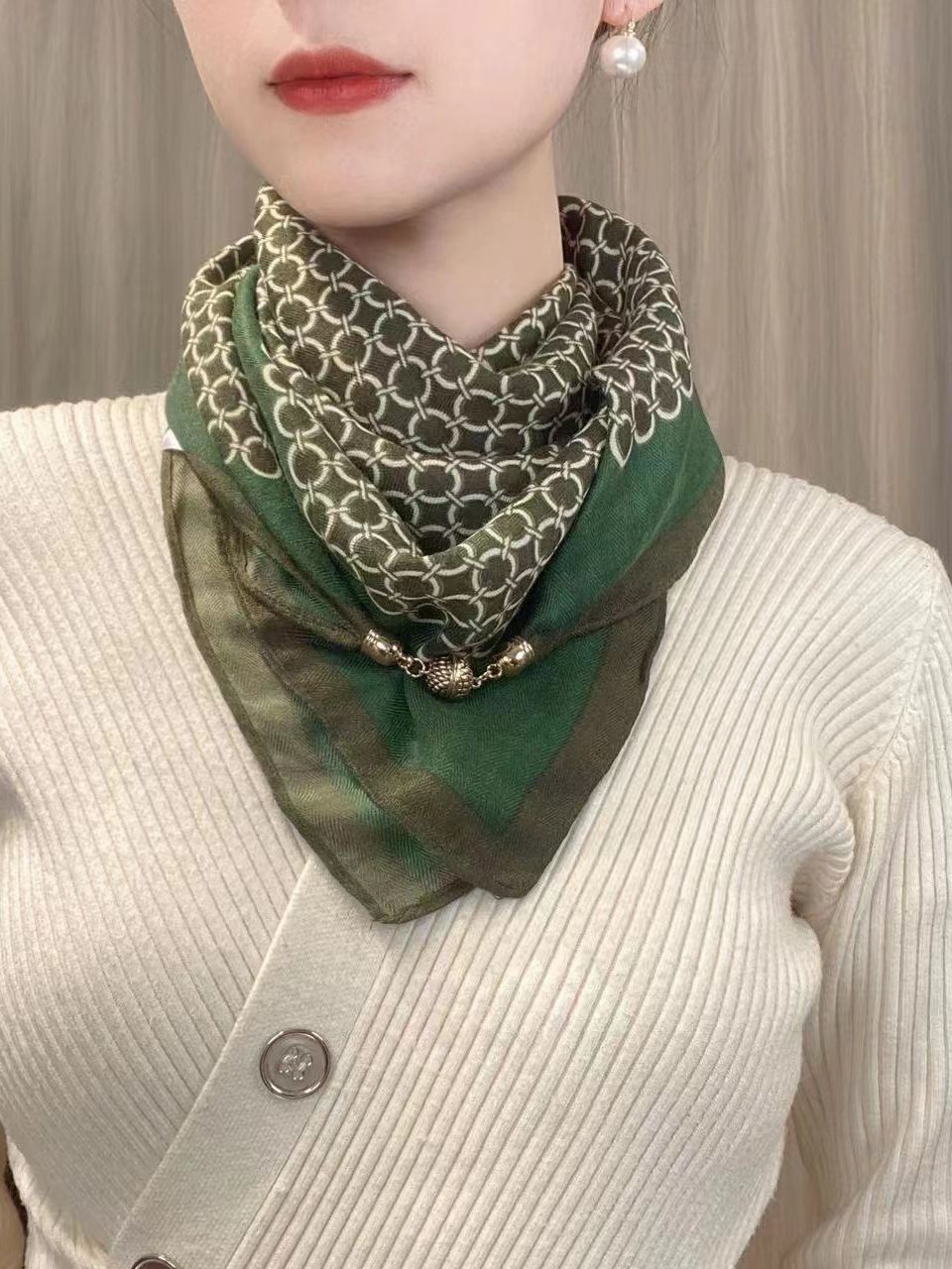 Композиционное изображение шарфа-фурошики