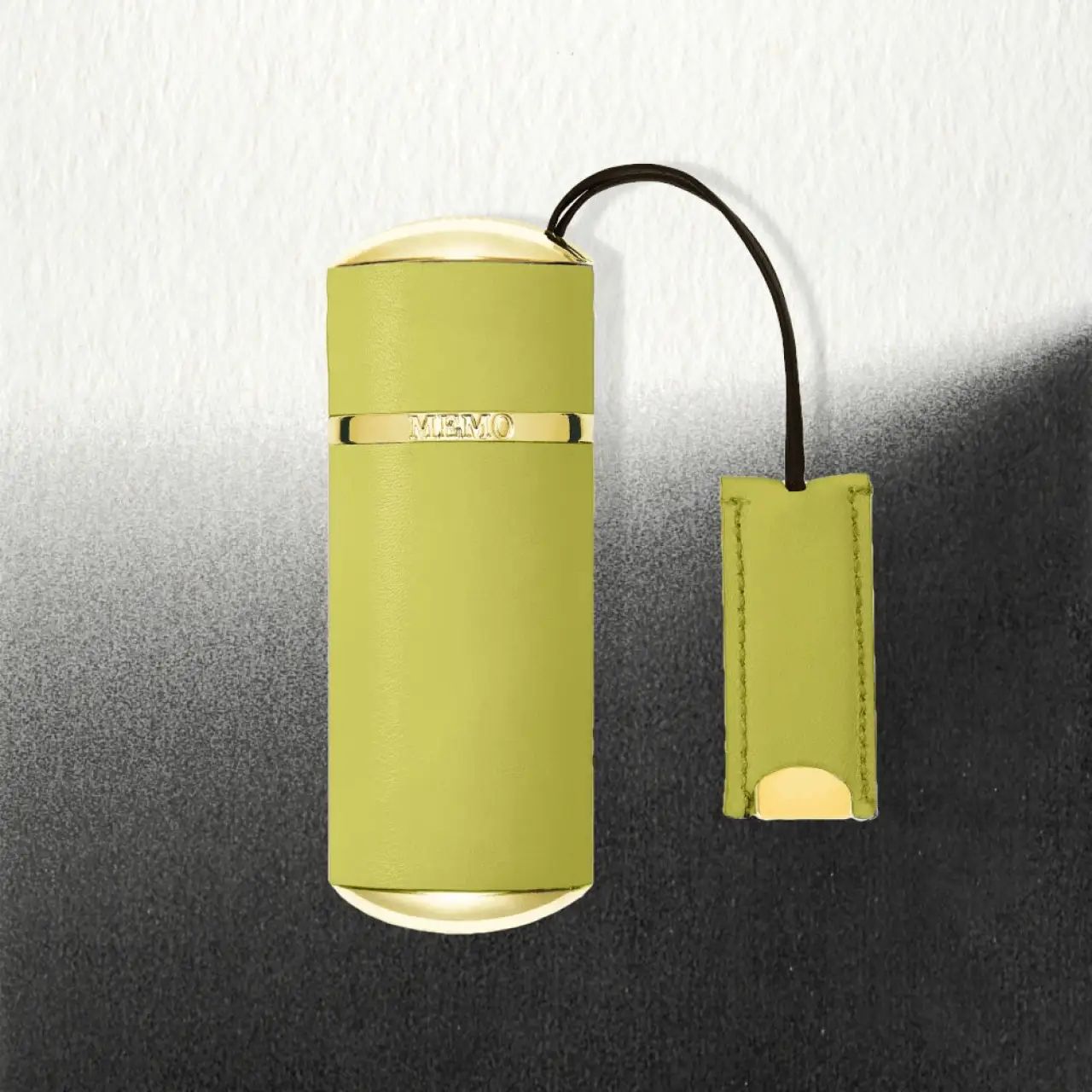 MEMO PARIS GREEN METAL PAINT Purse Spray дорожный футляр 10 мл купить