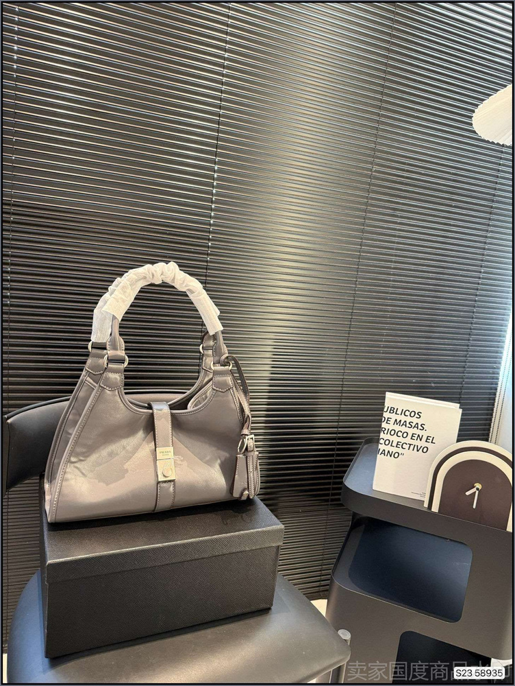Prada Сумка #1