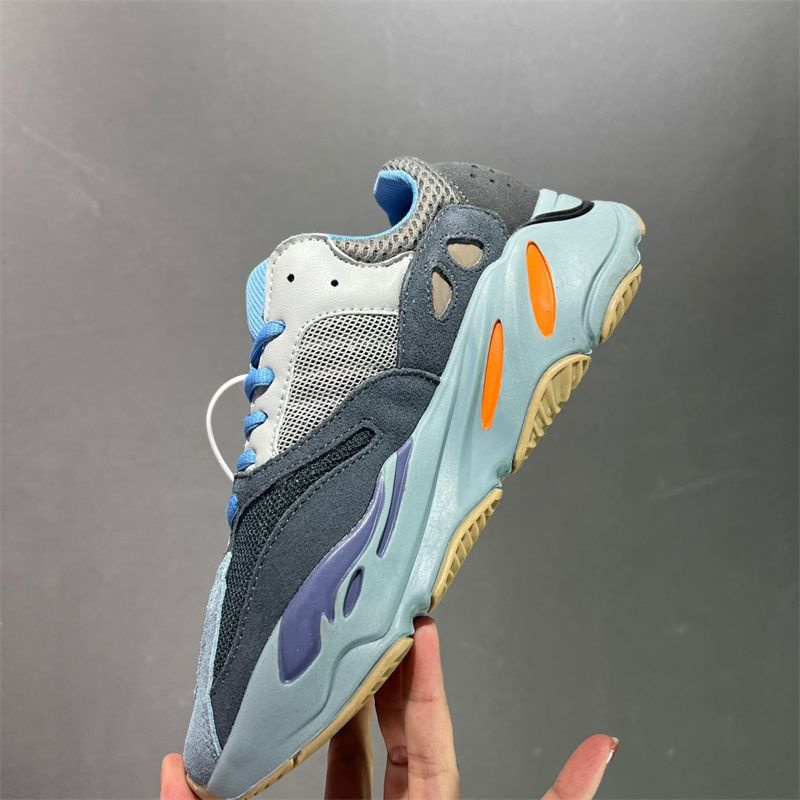 Кроссовки adidas  x Yeezy Boost 700 v2 #1